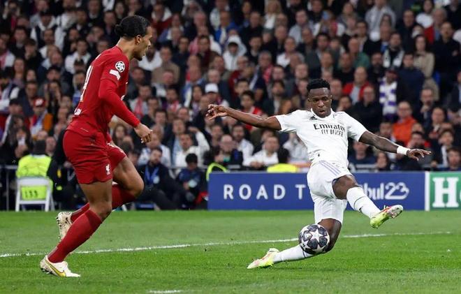 《生化危机9：安魂曲》里昂官方新图！真戴眼罩了？