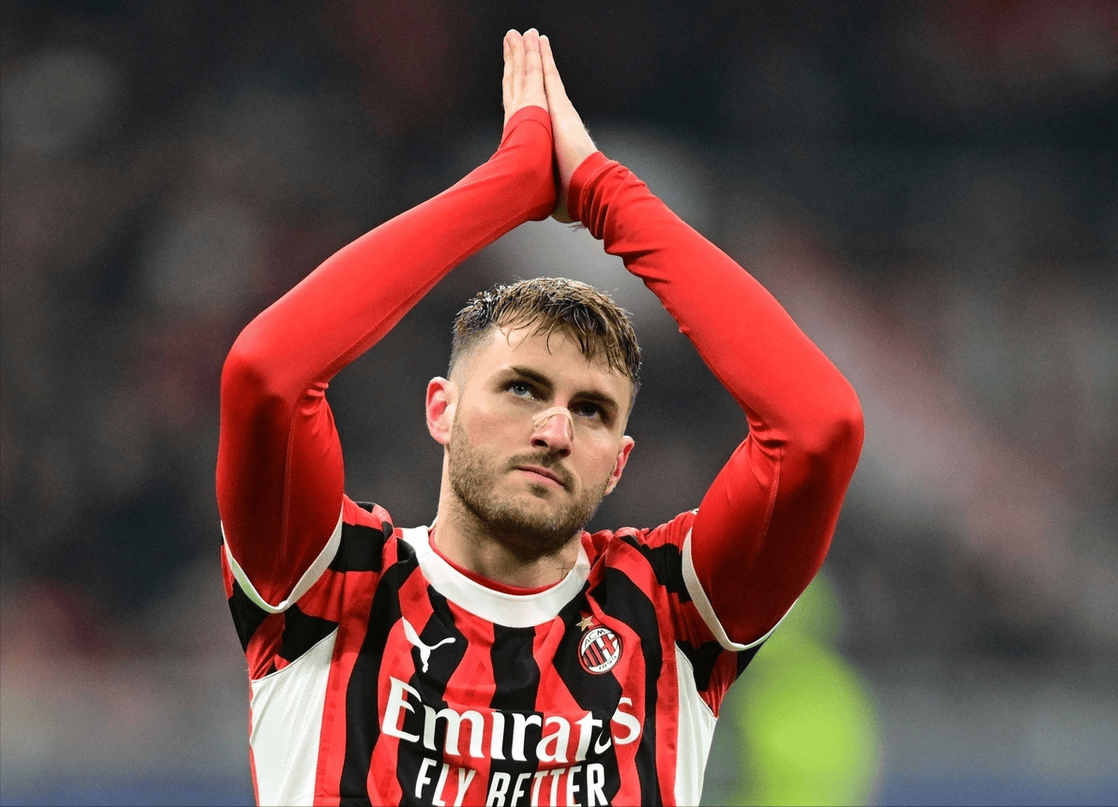 篮球赛场上的惊人扣篮瞬间